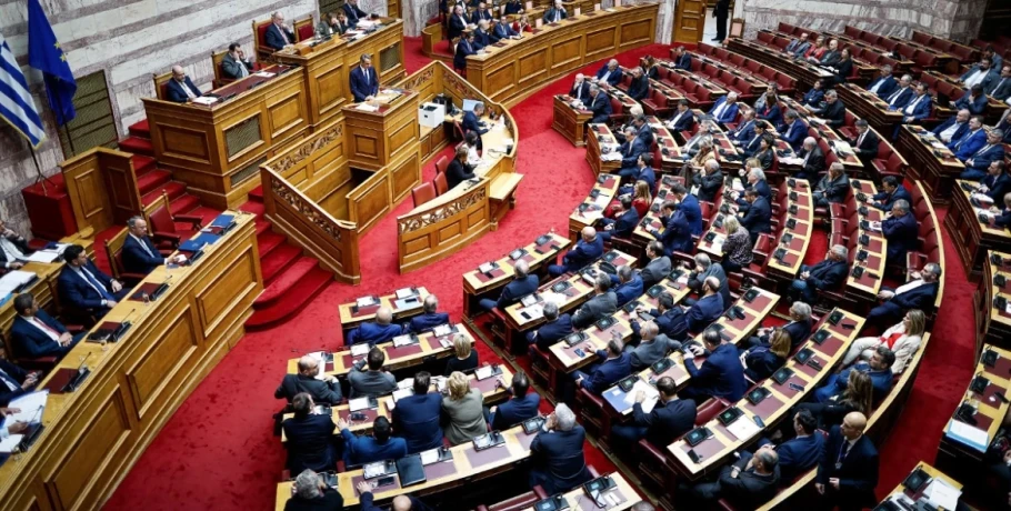 Οι παρεμβάσεις για να μαζευτεί η τάση «αντάρτικου» στις άρσεις ασυλίας για τον ΟΠΕΚΕΠΕ: Τα τηλεφωνήματα και το μήνυμα του Μαξίμου