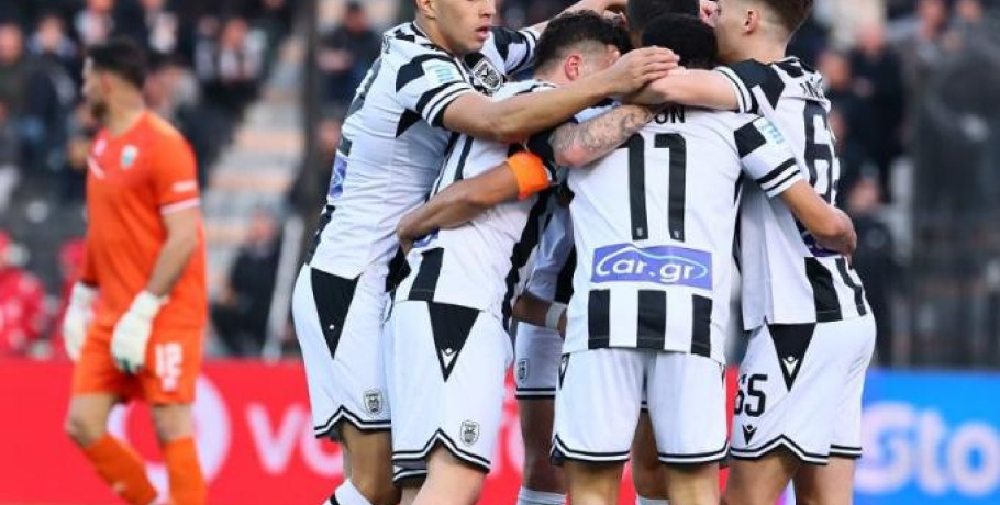 Μία «γροθιά» ο ΠΑΟΚ ενόψει ΑΕΚ και... τελικών