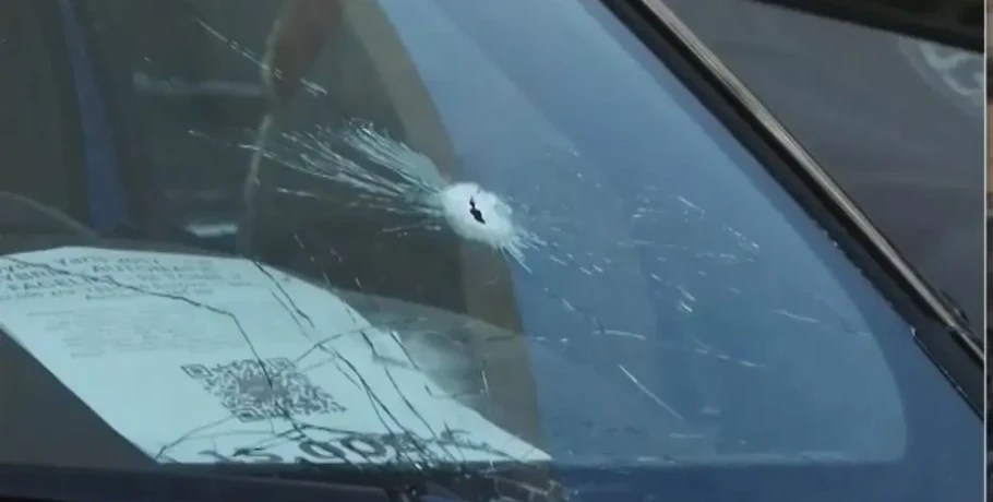 Θεσσαλονίκη: «Γάζωσαν» εταιρεία αυτοκινήτων – Σενάρια για εκβιασμούς και κυκλώματα στο μικροσκόπιο της ΕΛ.ΑΣ.