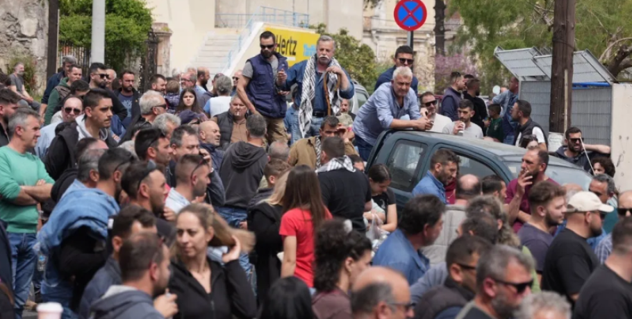 Οργή κτηνοτρόφων της Λέσβου για τον αφθώδη: «Στραγγαλισμός ενός νησιού προς όφελος των λίγων» [εικόνες]