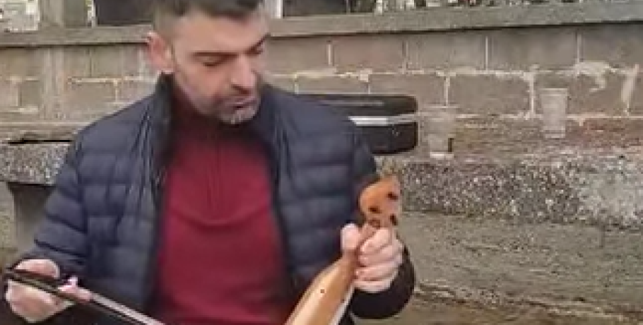 Μεσιανό Γιαννιτσών: Το ταφικό έθιμο των Ποντίων τη 2η μέρα της Λαμπρής (video)