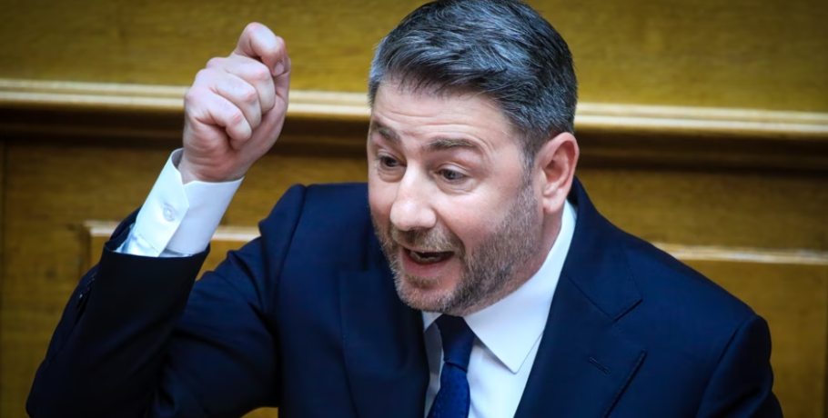 Βουλή – Ανδρουλάκης σε Μητσοτάκη: Μονόδρομος να παραιτηθείτε και να πάμε σε εκλογές