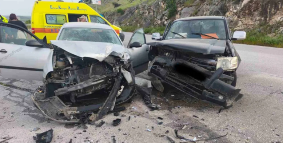 Τροχαία σύγκρουση με 5 τραυματίες στην εθνική Λάρισας – Κοζάνης