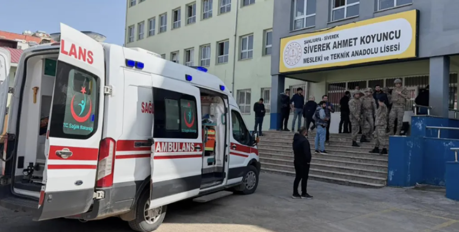 Ο Ερντογάν καρατόμησε τον υφυπουργό Παιδείας - Αιτία οι φονικές επιθέσεις σε τουρκικά σχολεία