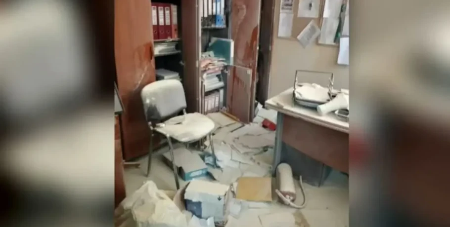 Γλυφάδα: «Βομβαρδισμένο» τοπίο το 5ο Γυμνάσιο και Λύκειο – Έκλεψαν υπολογιστές και 8.000 ευρώ