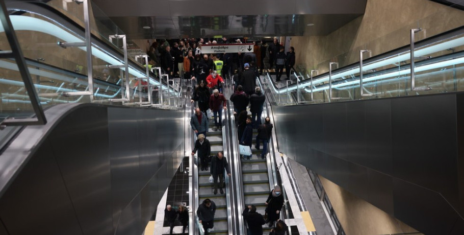 To μετρό της Θεσσαλονίκης εντυπωσίασε την Telegraph