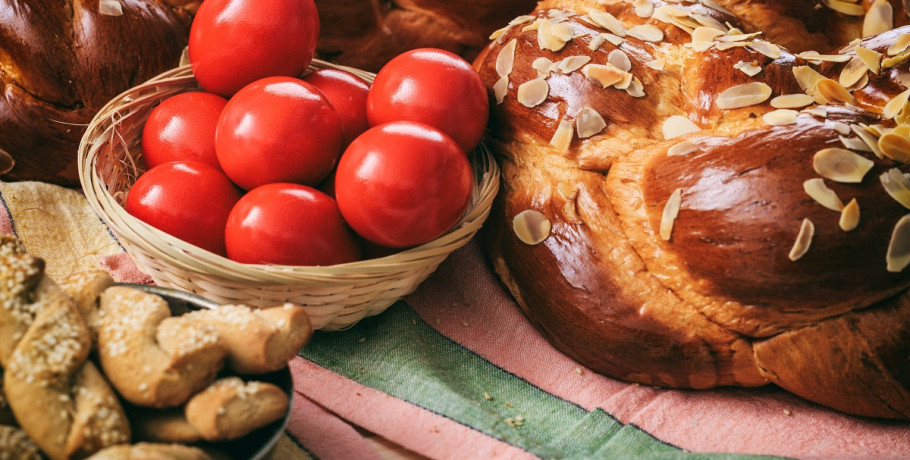 Πασχαλινό ημερολόγιο 2026: Τι ετοιμάζουμε και τι τρώμε τη Μεγάλη Πέμπτη