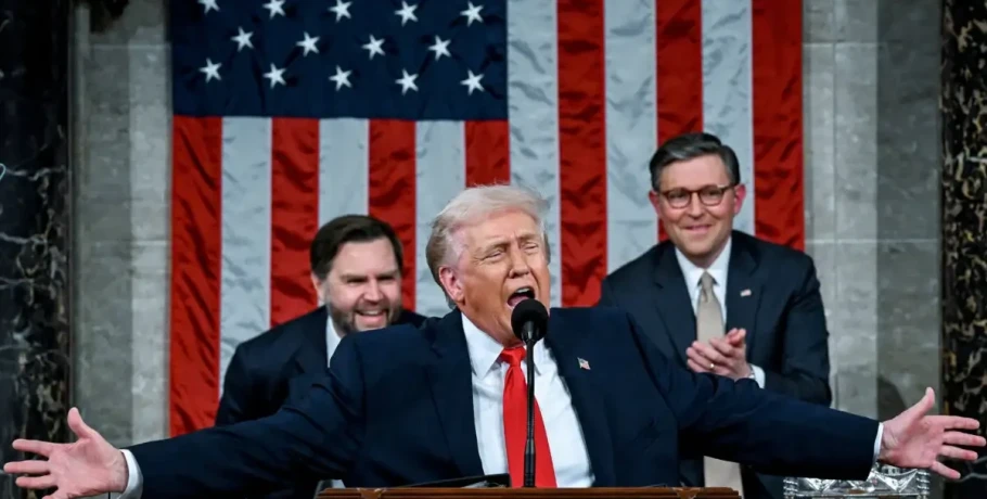 Ντόναλντ Τραμπ: Δημοκρατικοί και υπερσυντηρητικοί διερωτώνται για την υγεία του μετά τις ακραίες δηλώσεις για το Ιράν – «Έχει άνοια;»