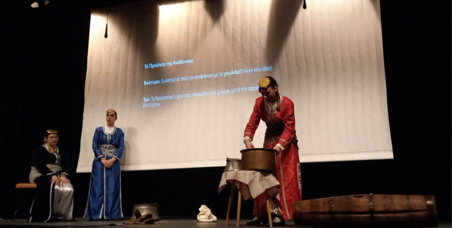 Έσμιξαν οι αξίες της παράδοσης στην παράσταση ‘’Ας κρατήσουν οι χοροί’’