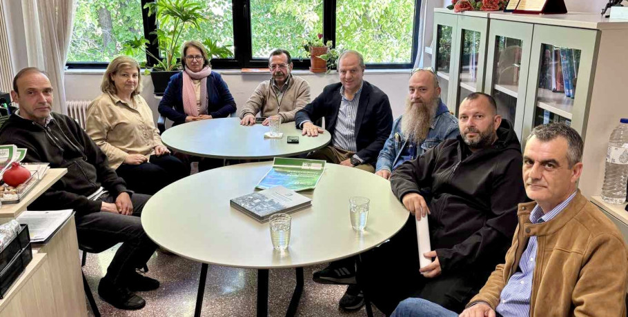 Σύσκεψη για τις ξερές βέργες της ροδακινιάς με πρωτοβουλία Σταμενίτη