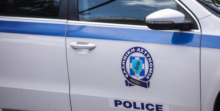 Κρήτη: Έβγαλε τη σύζυγό του από το αμάξι εν κινήσει και την παρέσυρε