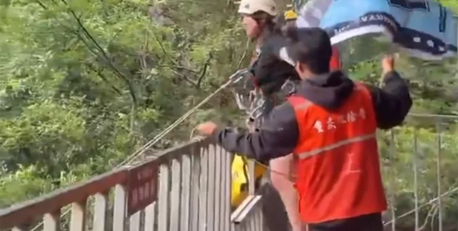 Τραγωδία στην Κίνα: 16χρονη σκοτώθηκε σε zip line πάνω από καταρράκτη – Φώναζε ότι δεν την είχαν δέσει σωστά