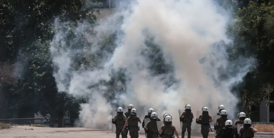 Θεσσαλονίκη: Άγνωστοι μπούκαραν σε σχολές του ΑΠΘ και επιτέθηκαν σε φοιτητές