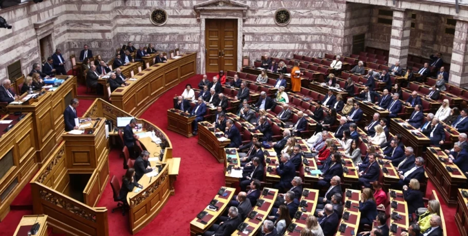 Κυβέρνηση και ΠΑΣΟΚ σε μετωπική με φόντο το «όχι» για Προανακριτική και τις επιφυλάξεις για Εξεταστική