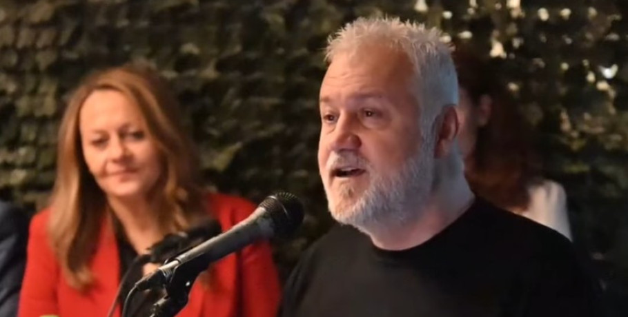 Το βιβλιοπωλείο "ΑΝΔΡΕΑΔΗ" παρουσιάζει τον Καθαρμό