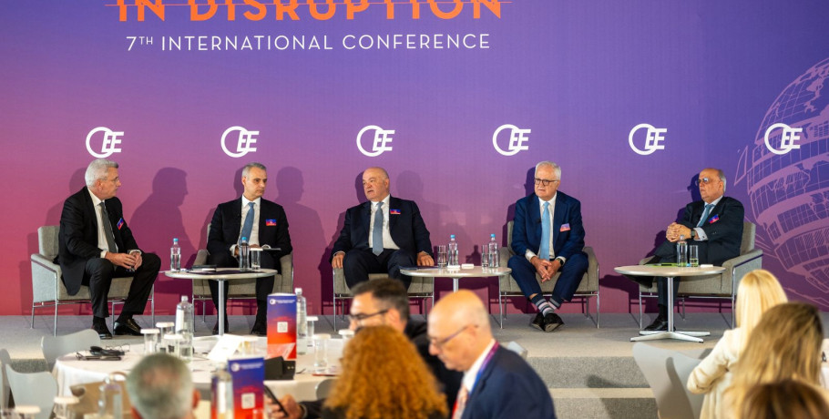 7ο Συνέδριο ΟΕΕ: O ρόλος του τραπεζικού συστήματος στη χρηματοδότηση της πραγματικής οικονομίας