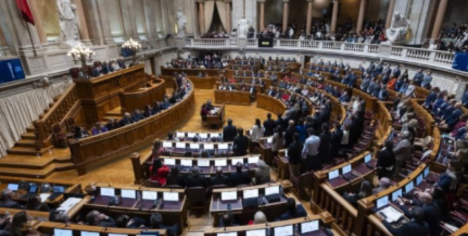 Πορτογαλία: Η κυβέρνηση προετοιμάζεται να φορολογήσει τα υπερκέρδη επιχειρήσεων του ενεργειακού κλάδου