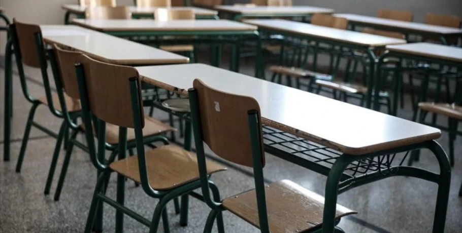 Κολωνός: Bullying στο σχολείο καταγγέλλει ο σύζυγός της 54χρονης διευθύντριας δημοτικού σχολείου που έπεσε στο κενό