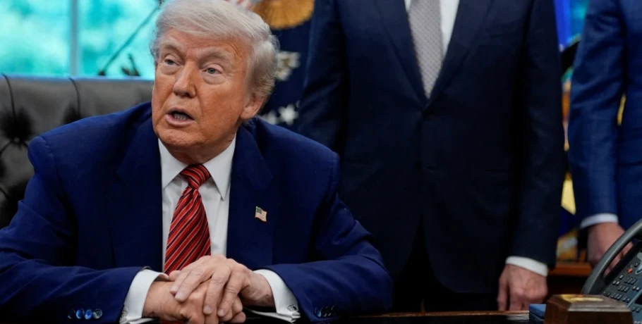 Τα διλήμματα του Τραμπ μετά το ιρανικό «παράθυρο» της Τεχεράνης για τα Στενά του Ορμούζ