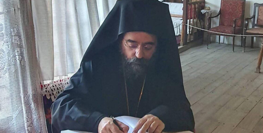 Δίπλα στους μαθητές ο Μητροπολίτης Καστορίας Καλλίνικος