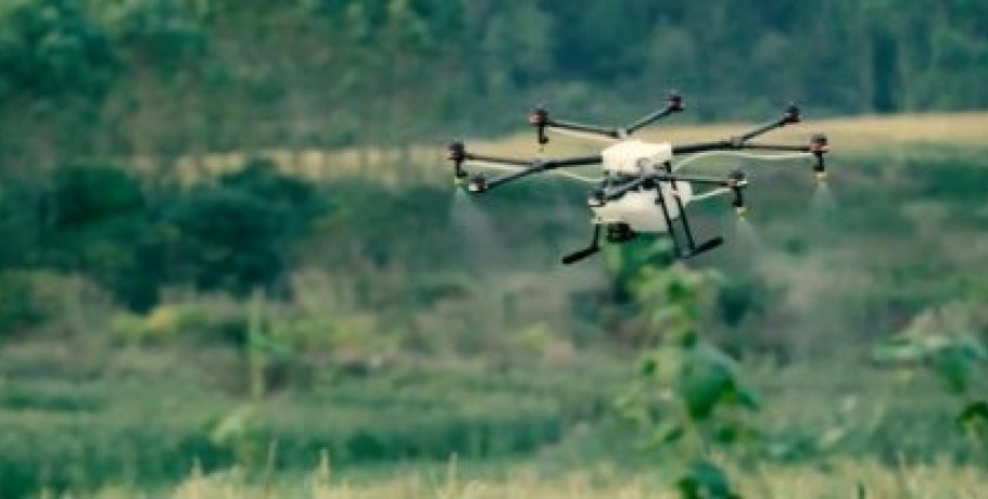 Νέοι κανόνες για drones σε φυτοφάρμακα, κτηνιατρικά φάρμακα και πλαστικές συσκευασίες τροφίμων