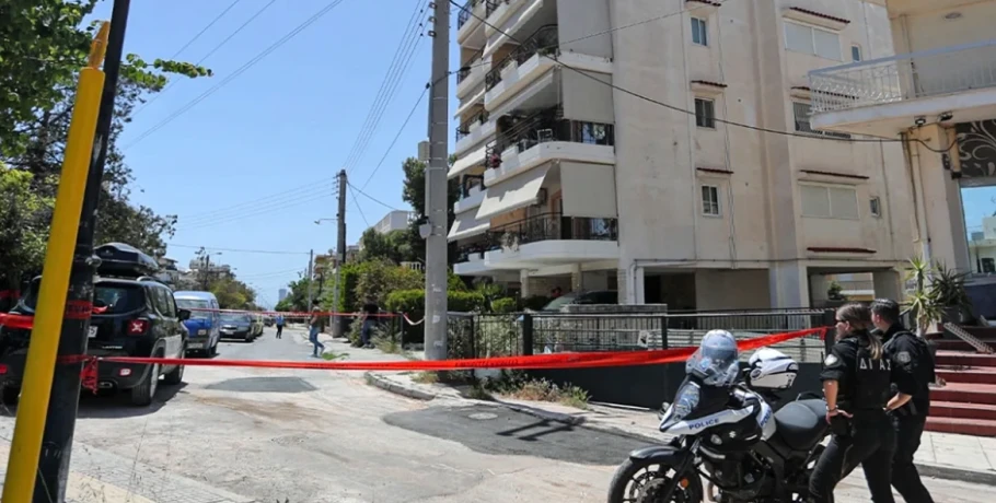 Πέθανε και η δεύτερη 17χρονη μαθήτρια που έκανε τη βουτιά θανάτου από πολυκατοικία στην Ηλιούπολη