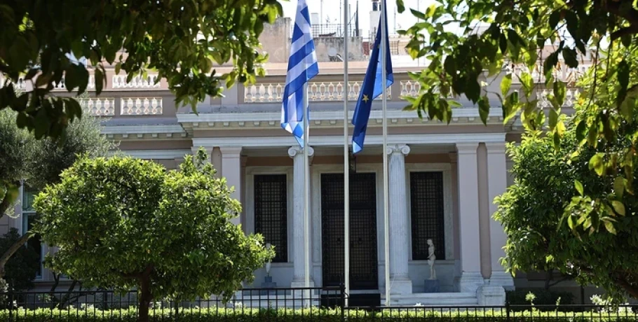 Πώς απαντά το Μαξίμου στα νέα κόμματα – Το δίλημμα που θέτουν στους πολίτες και η υπενθύμιση του παρελθόντος