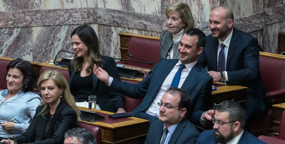 Διαλύεται η ΚΟ της Νέας Αριστεράς -Μαζική αποχώρηση 7 βουλευτών και 143 στελεχών, υπογράφουν επιστολή