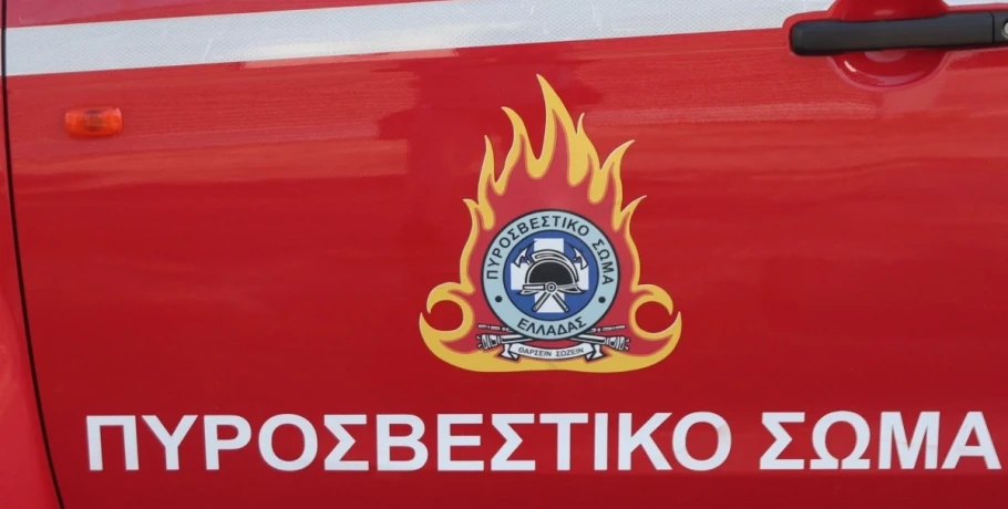 Θεσσαλονίκη: Παραδόθηκε στις φλόγες καφετέρια στο κέντρο της πόλης