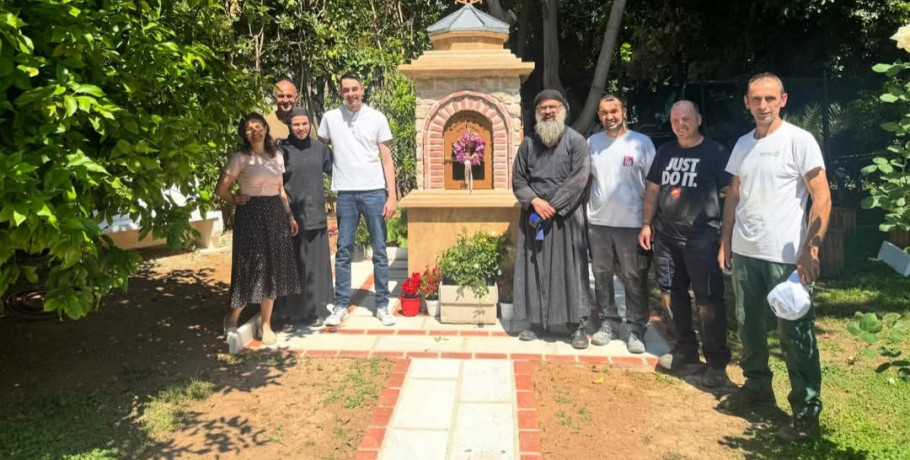 Εκκλησάκι πίστης στην οικία της οικογένειας Σαμαρά – Παρουσίες από την Πέλλα και την Ιερά Μονή Αγίου Ιλαρίωνος Προμάχων