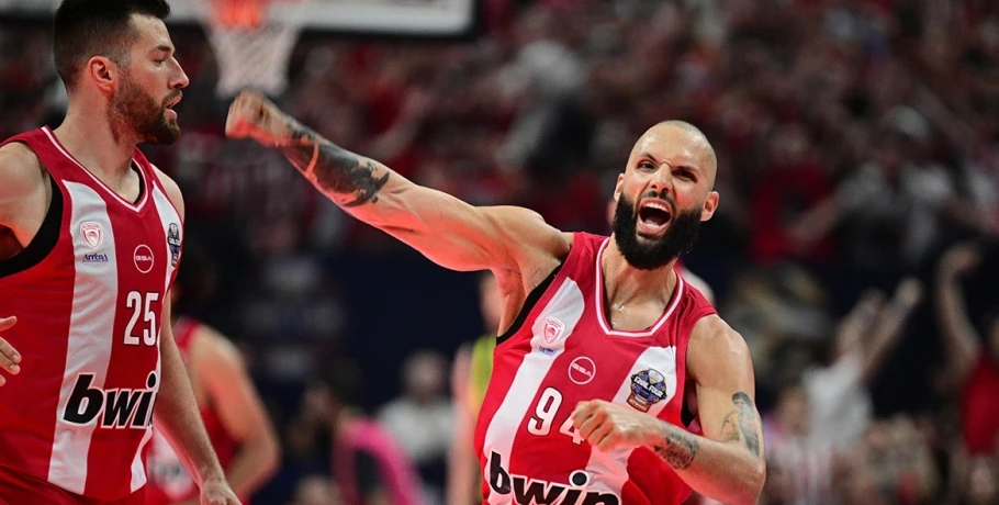 Ο Θρύλος «κατάπιε» τη Φενέρ με 79-61: Στον τελικό της Euroleague για το 4ο αστέρι οι Πειραιώτες