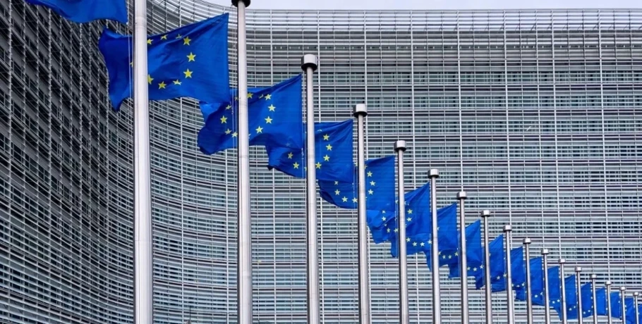 Συστάσεις της Κομισιόν στην Ελλάδα για 1.236 φοροαπαλλαγές, ακίνητα, ΙΧ και diesel
