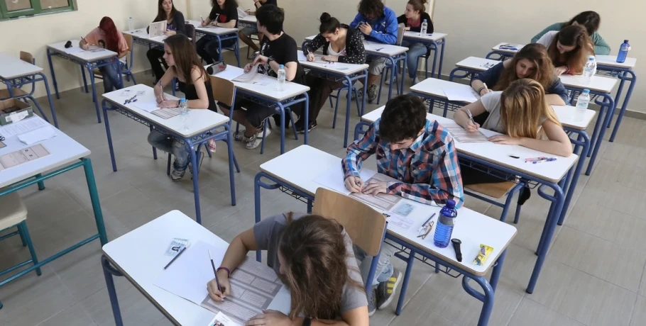 Σε τέσσερα μαθήματα ειδικότητας εξετάζονται σήμερα οι υποψήφιοι των ΕΠΑΛ