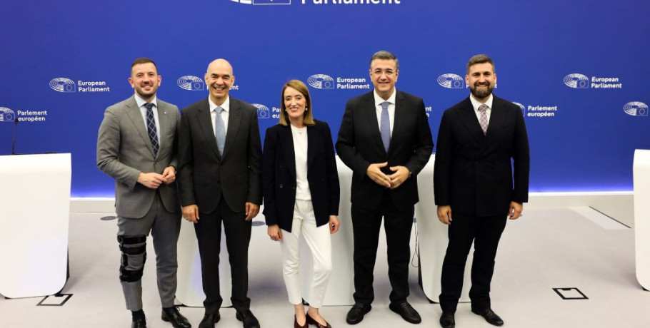 Α. Τζιτζικώστας: «Πετύχαμε την πρώτη συμφωνία – ορόσημο για τα δικαιώματα επιβατών αεροπορικών μεταφορών στην ΕΕ εδώ και δυο δεκαετίες»