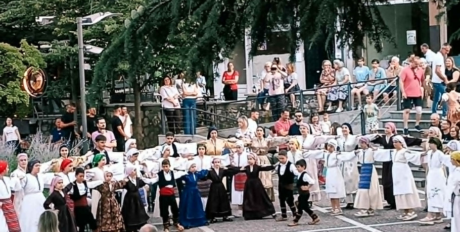 Με  επιτυχία πραγματοποιήθηκε το 2ο Χορευτικό Αντάμωμα Παιδικών & Εφηβικών Ομάδων στην Έδεσσα