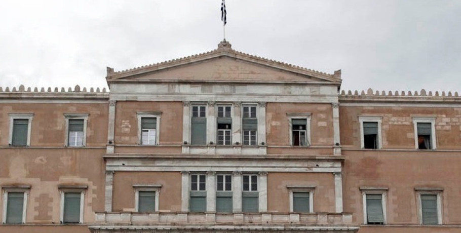 Βουλή: Ανακοινώθηκαν οι παραιτήσεις του Σ. Φάμελλου και του Γ. Καραμέρου