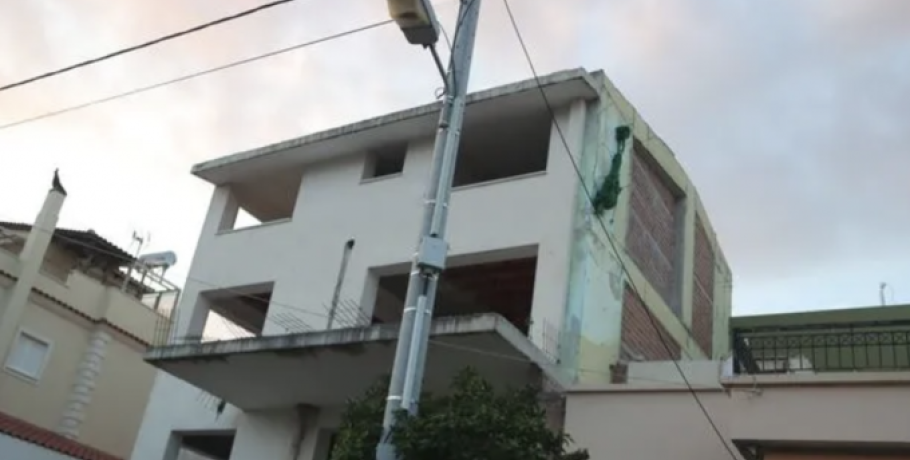 Μαρούσι: Τι λέει ο άνδρας που τραυματίστηκε από πτώση μεσοτοιχίας σε υπό κατασκευή πολυκατοικία