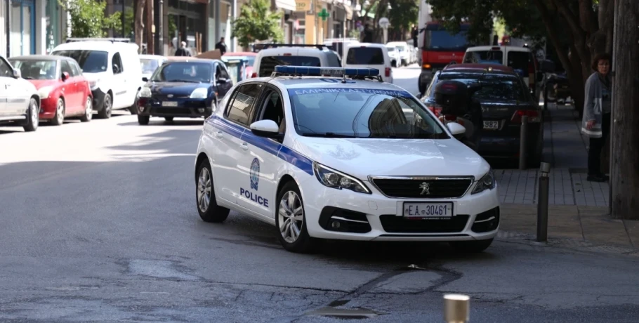 Θεσσαλονίκη: Στον εισαγγελέα η 29χρονη που μαχαίρωσε τον σύντροφό της, στο Παπανικολάου παραμένει ο 24χρονος