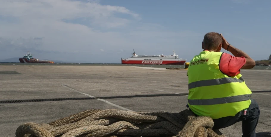 Δεμένα τα πλοία στη Ραφήνα σήμερα λόγω της 24ωρης απεργίας