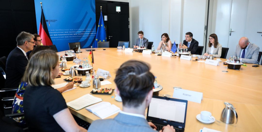 Επίσημη διήμερη επίσκεψη του Επιτρόπου Βιώσιμων Μεταφορών και Τουρισμού Απόστολου Τζιτζικώστα στο Βερολίνο