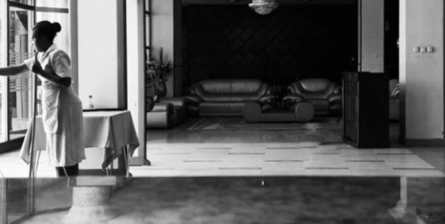 Οικιακή βοηθός απελευθερώθηκε από σπίτι μετά από 55 χρόνια σκλαβιάς από τρεις γενιές της ίδιας οικογένειας