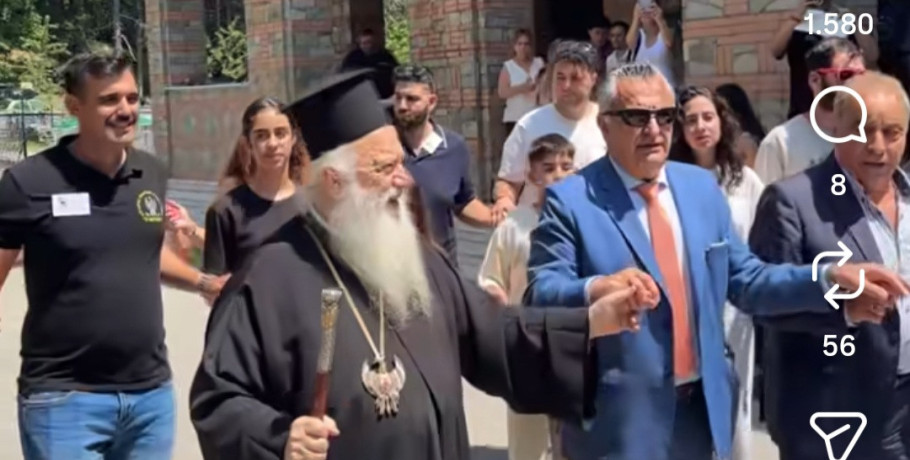 Ο Σεβασμιώτατος Μητροπολίτης Βεροίας, Ναούσης και Καμπανίας κ. Παντελεήμων έσυρε πρώτος τον χορό στην Παναγία Σουμελά