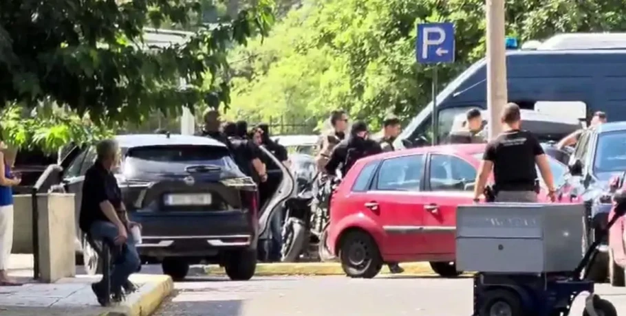 Στα δικαστήρια της Ευελπίδων οι δύο 42χρονοι για τον εμπρησμό στη Marfin