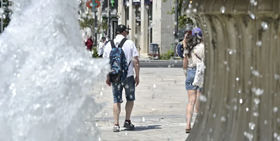 Καιρός: Στους 37 βαθμούς θα σκαρφαλώσει ο υδράργυρος – Πού αναμένονται βροχές και ισχυροί άνεμοι