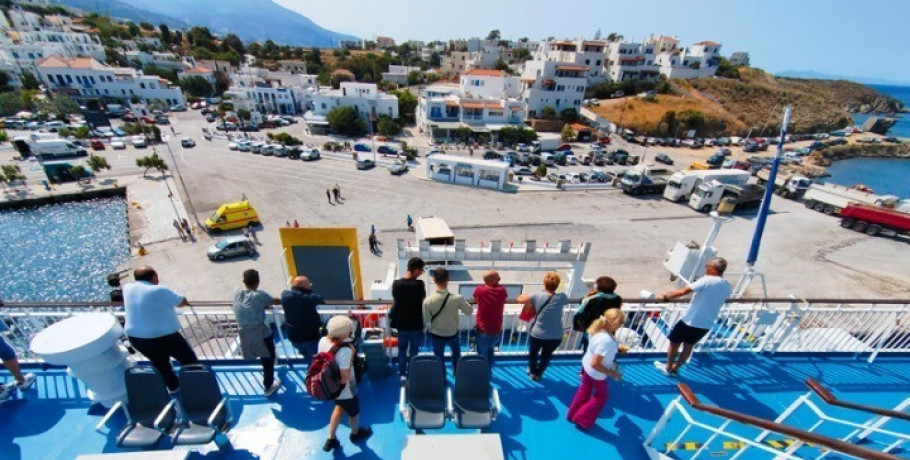 Από το κυνήγι των εκπτώσεων στις οικονομικές διακοπές: Ο νέος χάρτης της καταναλωτικής συμπεριφοράς