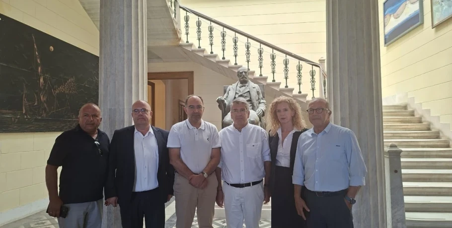 Δήμαρχος Πάρου για την φωτιά: Με αντιμετώπισαν ως κοινό εγκληματία, παραμένω δίπλα στους συμπολίτες μου