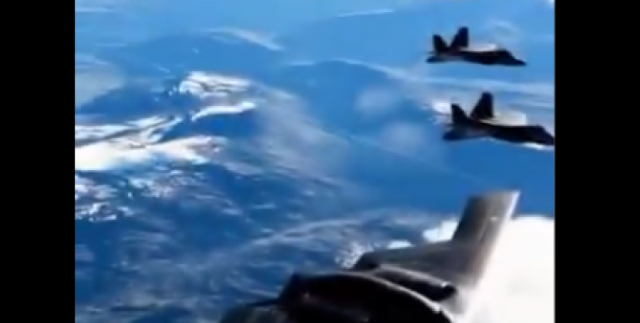 Βίντεο με βομβαρδιστικό B-2 και F-22 ανάρτησε σύμβουλος του Τραμπ – Η επιλογή της «Nessun Dorma»