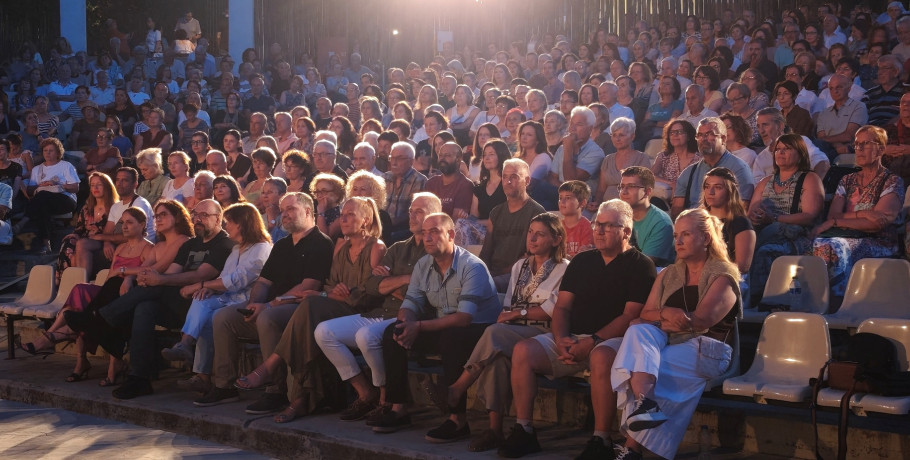 Με μεγάλη επιτυχία πραγματοποιήθηκε η συναυλία της Μαρίας Φαραντούρη στη Νάουσα