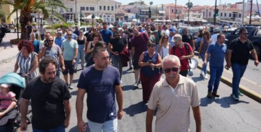 Νέα διαμαρτυρία αγροτών της Λέσβου λόγω διώξεων για κινητοποιήσεις εξ αιτίας του αφθώδους πυρετού