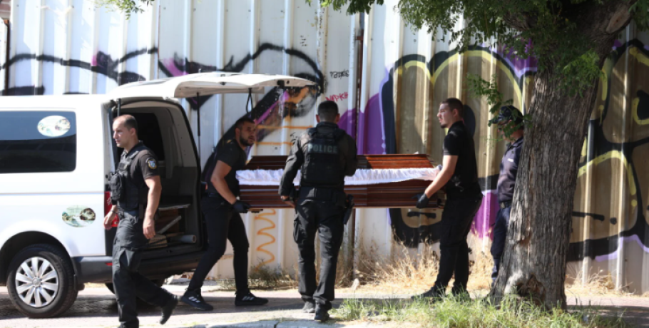 Θρίλερ στην Κυψέλη: Σε γυναίκα ανήκει το πτώμα που βρέθηκε μέσα σε βαλίτσα